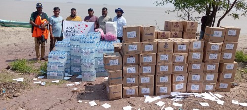 1202_Loading to the boat in Trincomalee. A-PAD reaching to the unreachable (2)